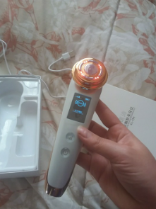 Lumina Glow – LED Light Therapy Facial Massager | Skincare Devicee